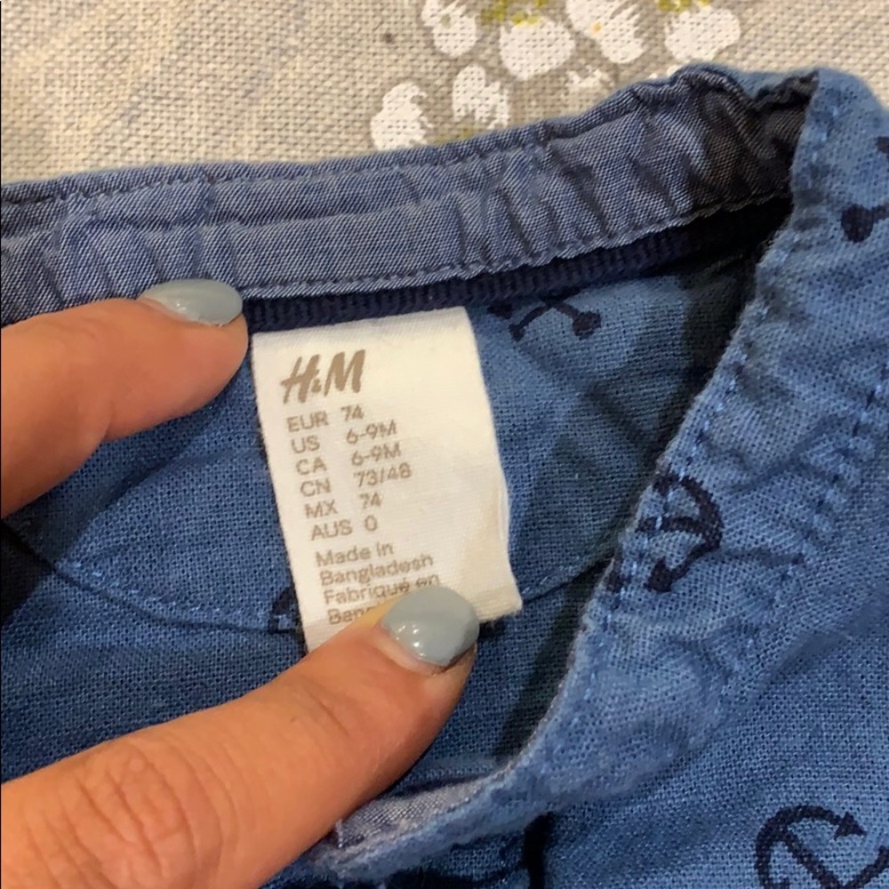 H&M Baby long sleeve button down shirts- 2 pack - Picture 3 of 3